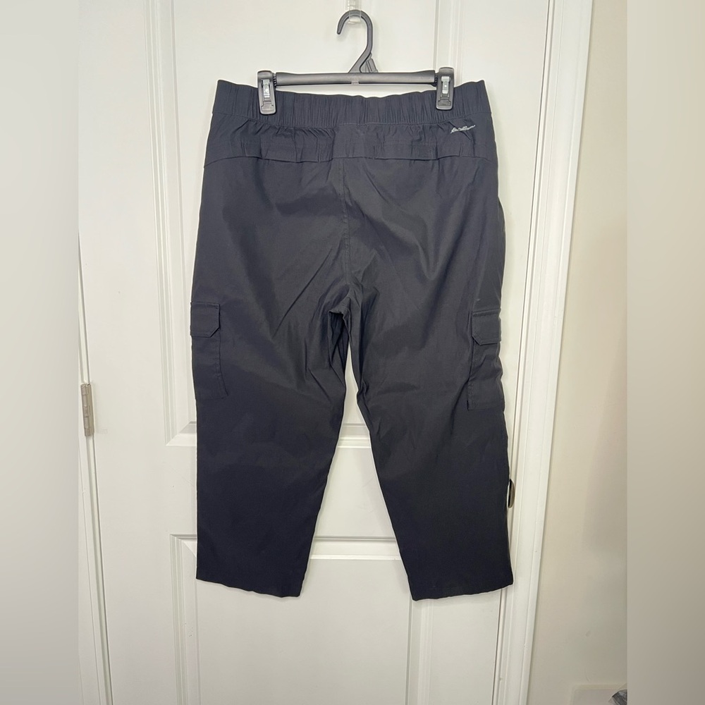 Eddie Bauer Capri Cargo Pants Women’s Sz 12 Black Lightweight Comfortable EUC